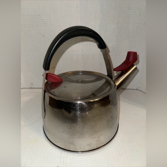 Michael Graves Tea Kettle 2.5Q Easy Fill - Picture 2 of 10